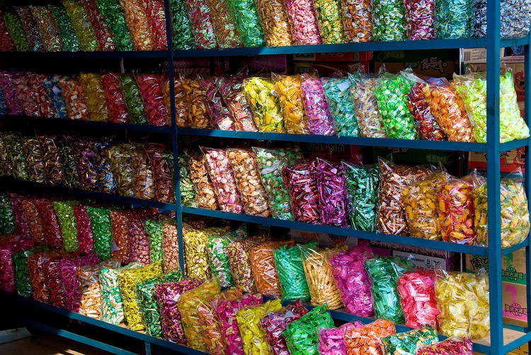 Jingzhou candy store