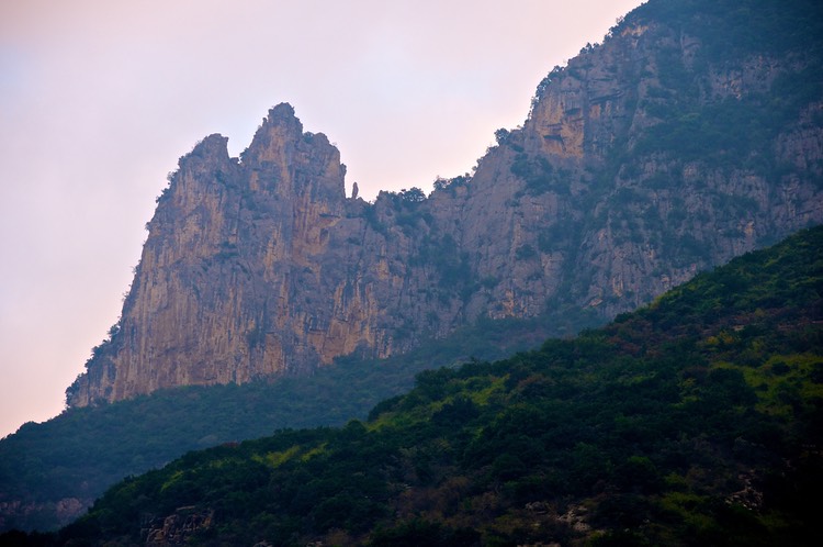 Qutang Gorge - Twelve Peaks & smog